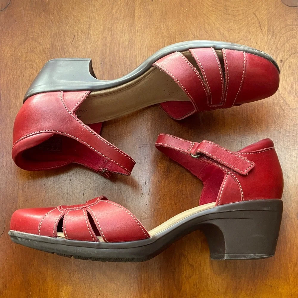 Clarks Red Leather Emily Daisy Heeled Dress Sandal Shoe Women's Size 8.5 - Picture 9 of 15